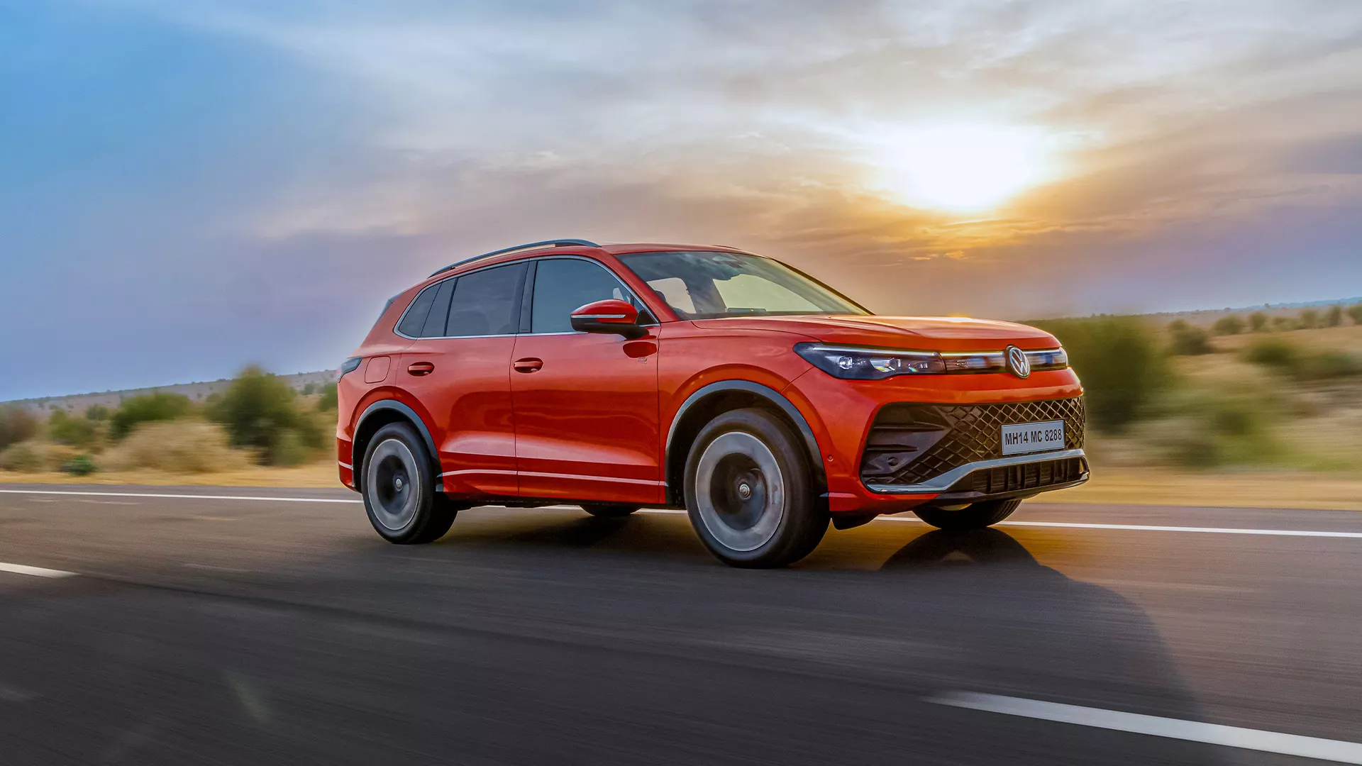 Volkswagen Tiguan R-Line SUV exterior hero banner